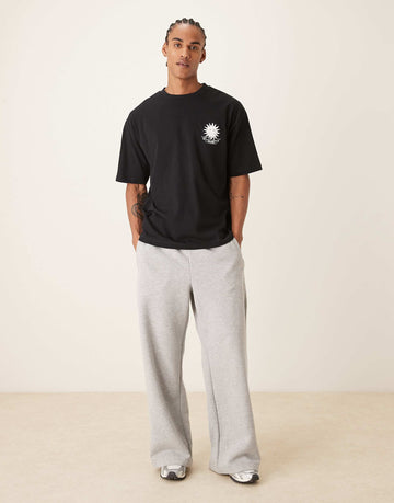 Solaris studio black sun tee