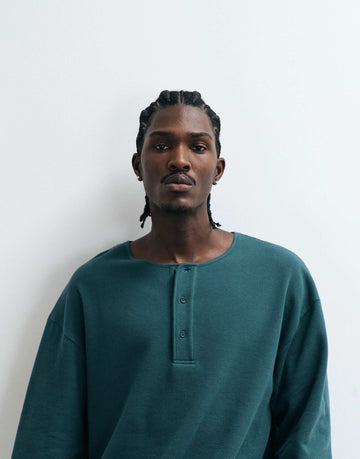 Boxy over tshirt w henley neck