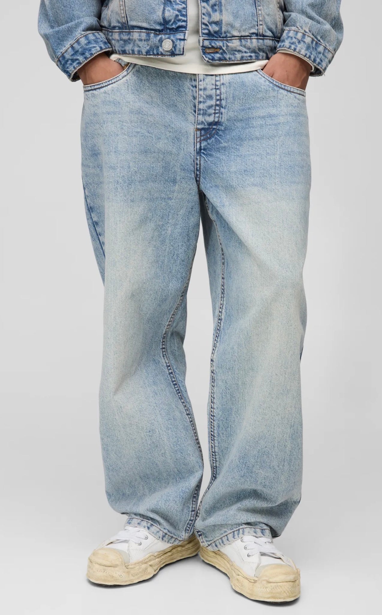 Loose baggy rigid stonewash jeans