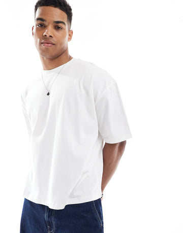 Catalogue chairs tee